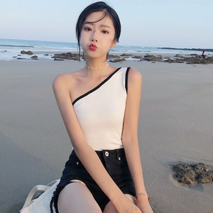 Mùa hè phụ nữ mới của Hàn Quốc phiên bản của không tay off-the-vai đan vest cá tính thời trang đơn giản sexy xiên cổ áo Slim áo sơ mi