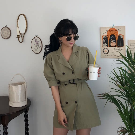 鬼马少女系~脱欢季极简主义双排扣军绿色连衣裙配腰带2318