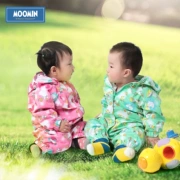 Quần áo trẻ em Moomin Quần áo ngoài trời Phần Lan bé trai và bé gái dính liền với quần áo trẻ sơ sinh chống thấm nước và áo gió