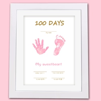 Краска белая рама монохромная розовая