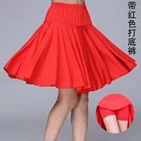 Красная юбка, красные леггинсы