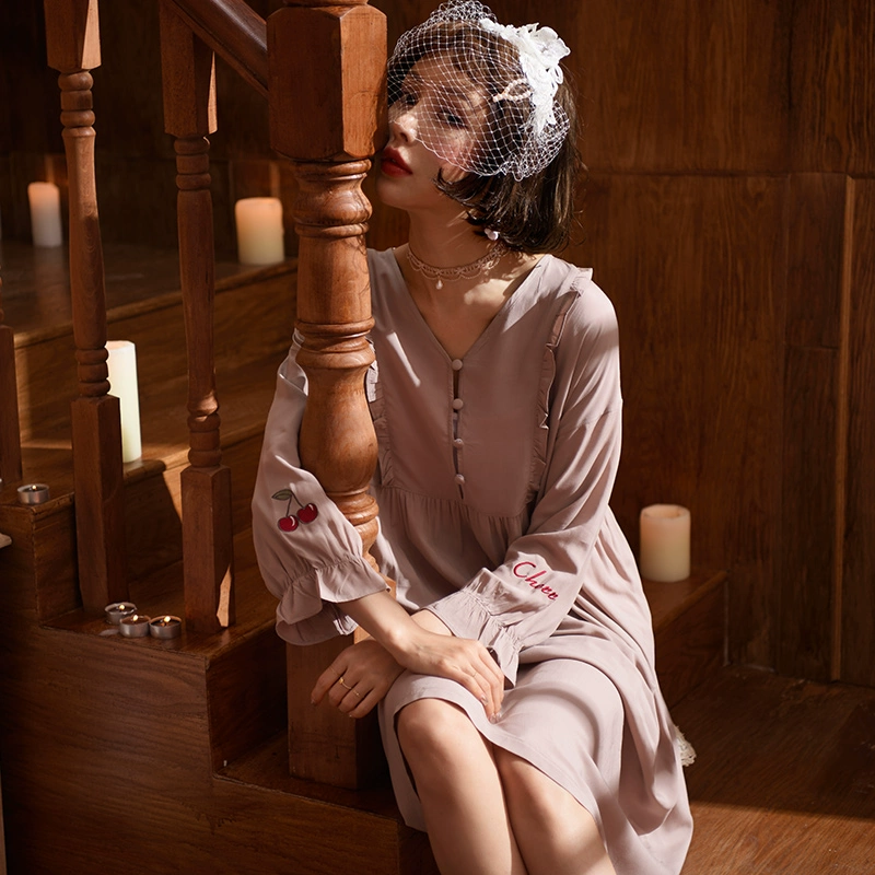Bộ đồ ngủ nữ đồ ngủ mùa xuân và mùa thu tay áo cotton phiên bản Hàn Quốc của phong cách công chúa ngọt ngào phần mỏng của dịch vụ gia đình trên váy dài đến đầu gối - Đêm đầm