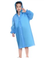 Ребенок Ева подтянула рот синий