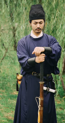 Шанги Вуди Кожаная круглая круглая порошковая одежда прямо и носит Ханфу Ханфу