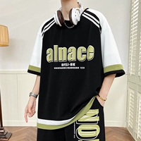 Черно-белая футболка [цельное изделие]