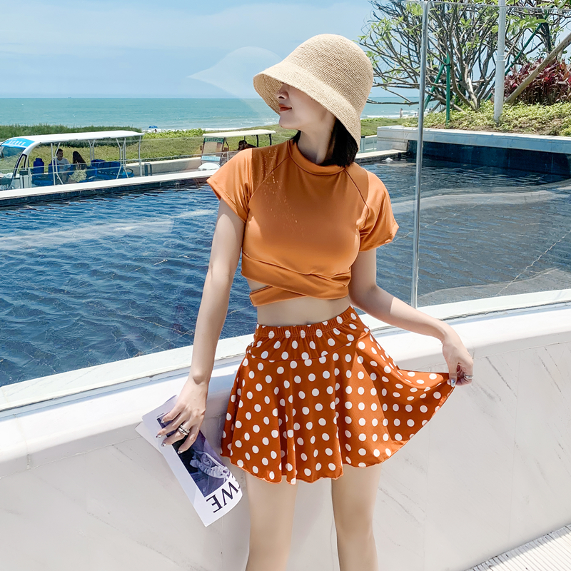 Yellow 80712021 new pattern Swimsuit female Split body Two piece set Skirt style Flat angle conservative Show thin student Ins wind hot spring Swimming suit