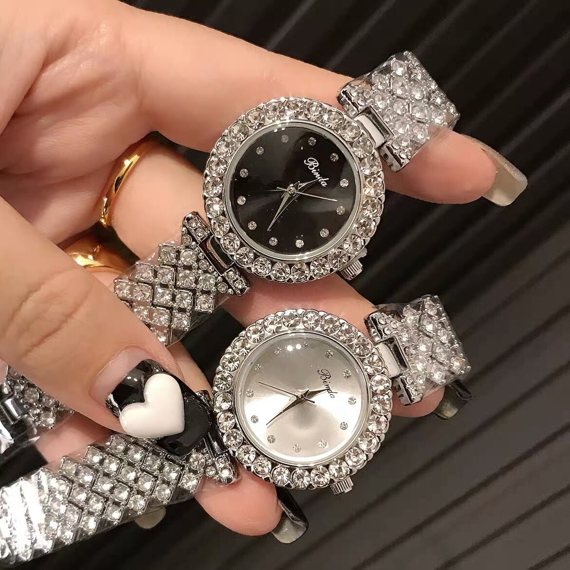 Exquisite Women's Quartz Watch Classic Silver Elegant Timepiece_voghion.com