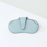 Козьи рисунок светло -голубой пятно