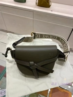 Покупка Loewe/Luo Yiwei Новые двойные ворота Широкие плечо для бретельки седловый пакет мини -маленький плечевой сумка для мессенджера