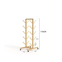 Золотая пятерка -стрипная персонаж