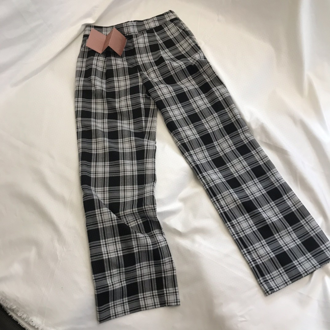 White2021 Spring and summer New products miu home Simplicity Girlish Micro bullet Versatile Design lattice Thin Straight tube Casual pants female