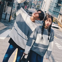 Các cặp vợ chồng mùa thu và mùa đông quần áo 2017 mới của Hàn Quốc phiên bản của hoang dã bf gió áo thun áo len nam lỏng sọc áo len sinh viên áo len mỏng