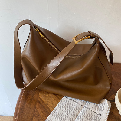 taobao agent Fashionable capacious retro shoulder bag, one-shoulder bag, 2023 collection