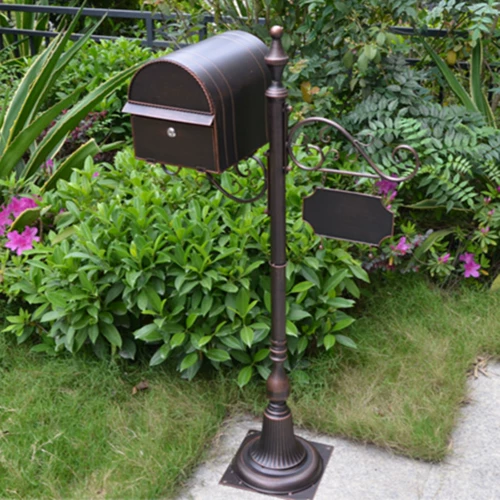 Европейский ретро -ящик с почтовым ящиком на открытом воздухе дождь, ящик для дохода, вилла, сад, газета, газета, настройка железного почтового ящика.