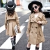 Mùa xuân 2020 cô gái mới trong phần dài của phiên bản áo gió Hàn Quốc trong quần áo bé gái lớn kiểu nước ngoài trẻ em mùa xuân và áo khoác mùa thu - Áo khoác Áo khoác