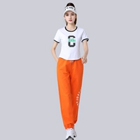 Белые оранжевые штаны, короткий рукав