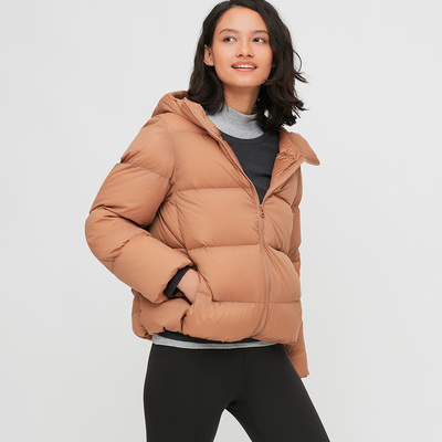Uniqlo Женская высокая световая куртка с капюшоном 429458 Uniqlo