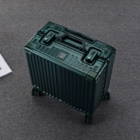 Высшее издание темно -зеленого