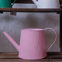 Розовый большой чайник