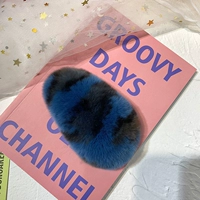 Темно -синий леопард