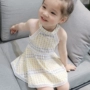 Cô gái treo cổ áo 2018 mùa hè mới trẻ em Hàn Quốc váy bé làm mới in không tay áo váy váy cho bé gái 1 tuổi