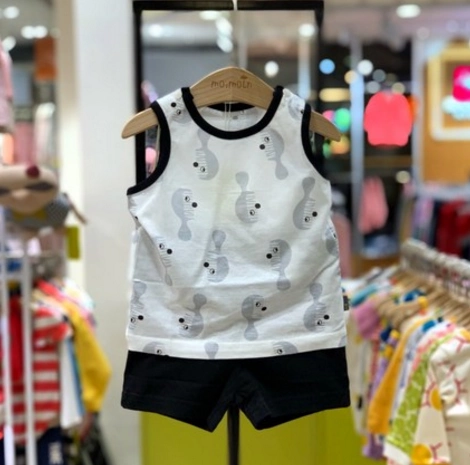 Теперь скидка. Моаймолн Сяоюн Дуо Корейская Детская Детская одежда приобрела СИА ЧИСТОЧНАЯ Хлопта Клизное без рукавов NN32