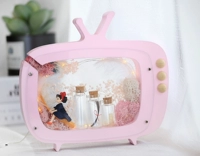 Розовый телевизор (с ведьмой кики)