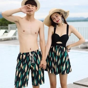 Cặp vợ chồng đi biển phù hợp với đồ bơi giảm béo bụng bên bờ biển kỳ nghỉ cặp vợ chồng đồ bơi kỳ nghỉ tuần trăng mật đồ bơi