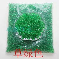 Около 1400 зеленой травы на кожу