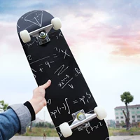 Trượt ván chuyên nghiệp hai chân boy bốn bánh skateboard thời trang scooter cậu bé cô gái trẻ người mới thể thao giới hạn chân ván trượt điện tự cân bằng