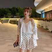 Áo khoác phao nữ mùa hè 2019 mới của Hàn Quốc Áo blazer mỏng + Quần lửng + Quần short hoa - Bộ đồ