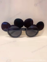 Темно коричневый