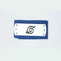 С повязкой на голову голубого дерева