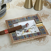 Классические три лошади