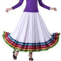 Длинная юбка из белого цвета