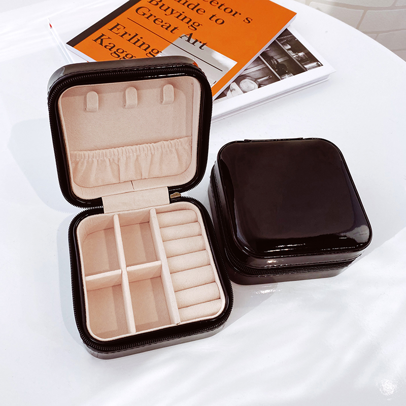 Bright Leather Lacquer (Black) Square Jewelry BoxNecklace Earrings Jewelry box Ins wind Portable jewelry ornaments storage box trumpet high-capacity travel Jewelry bag