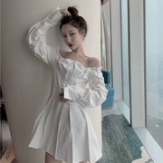 Mùa thu phụ nữ 2018 phong cách mới Hồng Kông hương vị tính khí quây từ cổ áo cao eo đơn ngực dài tay trắng ăn mặc