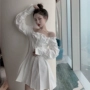 Mùa thu phụ nữ 2018 phong cách mới Hồng Kông hương vị tính khí quây từ cổ áo cao eo đơn ngực dài tay trắng ăn mặc váy xinh