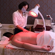 máy sưởi phòng tắm Nén nóng ánh sáng vàng đèn hồng ngoại trị liệu thẩm mỹ viện nướng điện đèn dụng cụ gia dụng ấm áp cung điện ánh sáng đỏ đèn ma thuật sưởi ấm đèn sưởi ấm đèn sưởi phòng tắm quạt sưởi nhà tắm