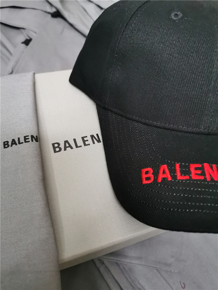 New Black And Scarlet Letter2021 new pattern Europe Home B Hat New color Embroidery letter Versatile Baseball cap peaked cap Star men and women Same