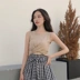 Hồng Kông hương vị retro chic máy cẩn thận chữ thập tiếp xúc rốn vest + bow cao eo kẻ sọc váy phù hợp với nữ mùa hè phụ nữ mặc đồ bộ Bộ đồ