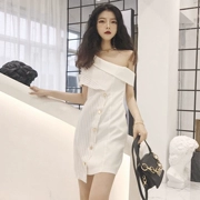Hàn quốc phiên bản của chic bất thường khâu sọc dọc sương xiên vai xương đòn đơn ngực Slim Một từ ăn mặc nữ mùa hè