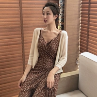 Đầu mùa thu Hàn Quốc phiên bản của chic kem chống nắng knit cardigan áo khoác mỏng hai mảnh hoa eo bandage strap dress nữ 	váy siết eo