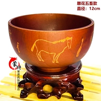 Вырезанные пять моделей животных