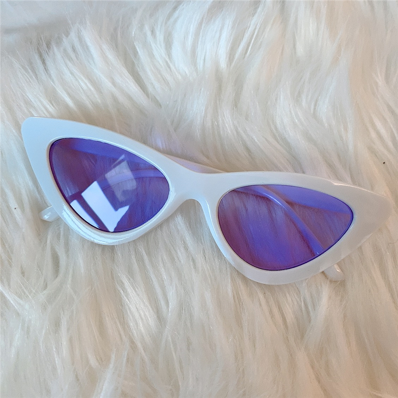 Triangle & White Frame Purple Filmvintage Sunglasses Port style Europe and America Retro photograph cat eye Sunglasses Purple series lovers pose female collocation