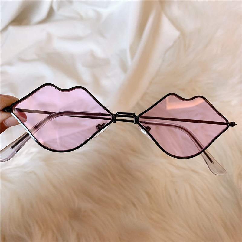 Light Greyvintage Sunglasses Port style Europe and America Retro photograph cat eye Sunglasses Purple series lovers pose female collocation