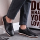 Mưa khởi động của nam giới giày nước thấp của nam giới trọng lượng nhẹ lao động bình thường bảo hiểm mưa khởi động non-slip đầu bếp làm việc giày giày không thấm nước cao su giày người đàn ông Rainshoes