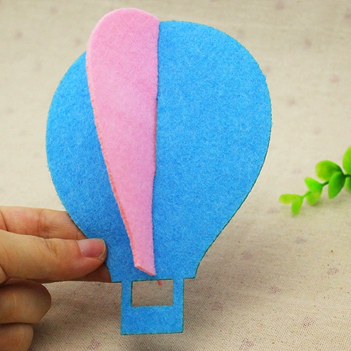 Неудолетный зонт, капли дождя, маленький средний класс, коридор детского сада, висящие ювелирные изделия, создание украшения воздушного крючка