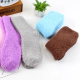 Утепленное удерживающее тепло коралловое бархатное полотенце, цветные носки, средней длины