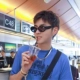 Wu Yifan trở lại đường phố sân bay với cặp kính râm cùng kiểu kính râm nam hip hop retro châu Âu và Mỹ gọng kính Kính râm